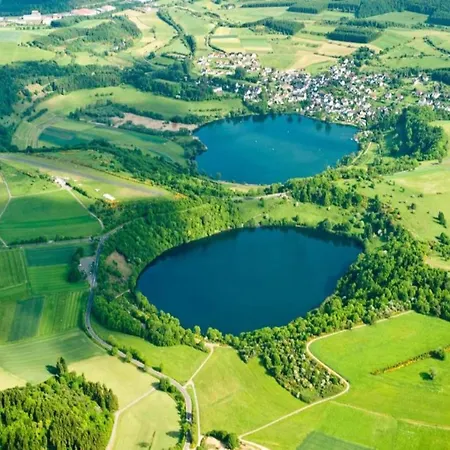 Niederehe Lakeside Escape