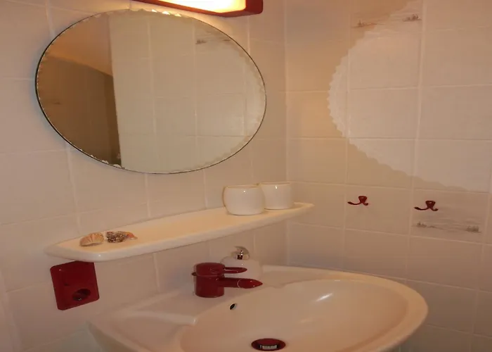 Niederehe Lakeside Escape Daire *